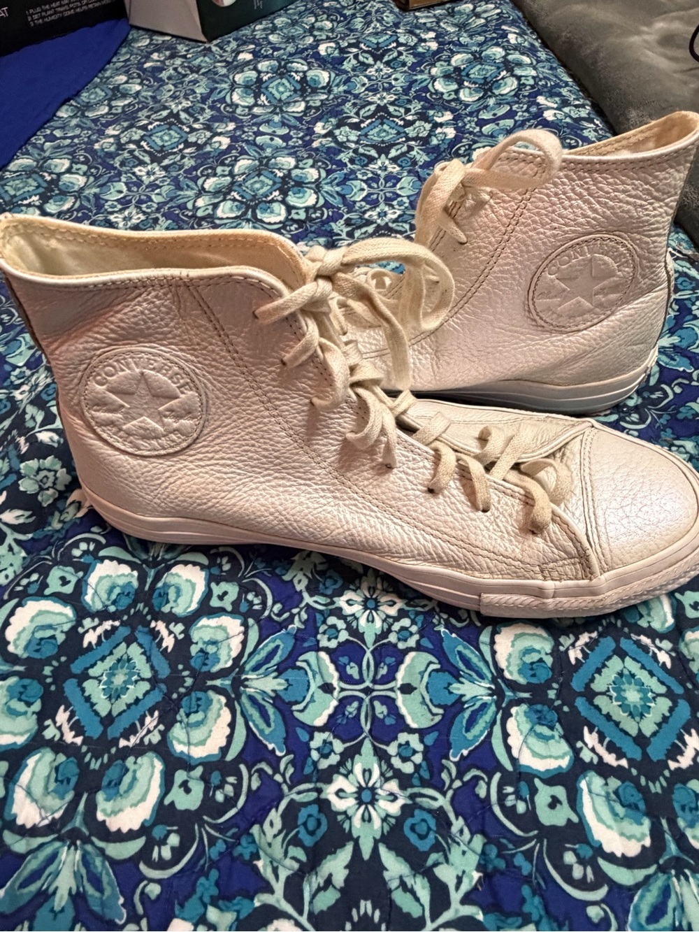 Converse High Top Leather Sneakers in Cream iridescent. Size 9
